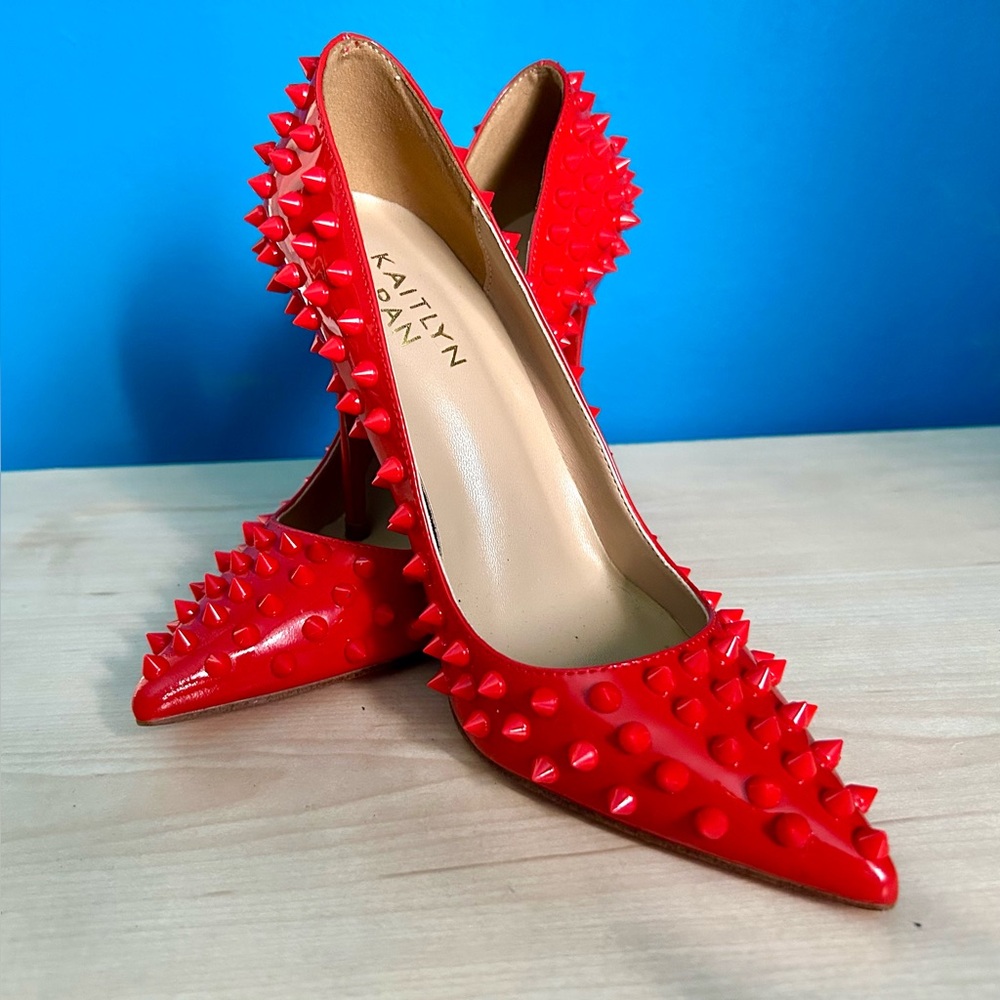 Kaitlyn Pan Spikes Red Soul High Heel Pumps, Size 6 - Picture 8 of 8